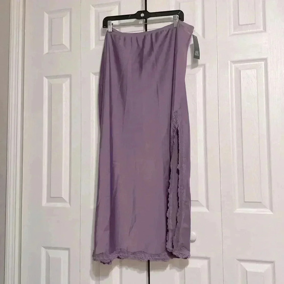 Wild fable Mauve lavender satin & lace slip skirt - Picture 1 of 8